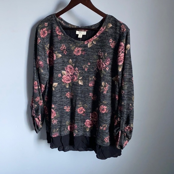 Style & Co. Tops - NWT! Style And Co Ladies Floral Long Sleeve Top